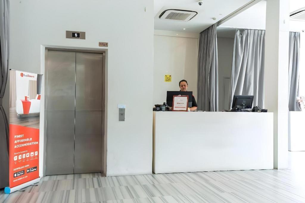 Reddoorz Hotel Plus @ Little India Singapur Exterior foto
